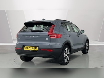Used Volvo XC40 2023 for sale - 76168702: Photo 2