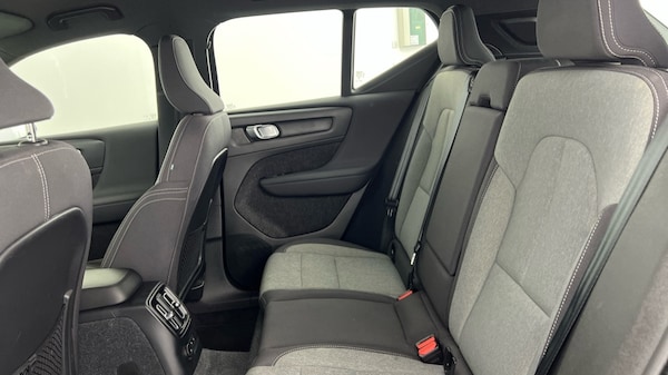 Used Volvo XC40 2023 for sale - 76168702: Photo 33