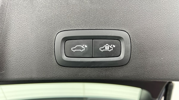 Used Volvo XC40 2023 for sale - 76168702: Photo 35