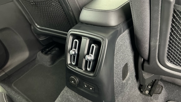 Used Volvo XC40 2023 for sale - 76168702: Photo 39