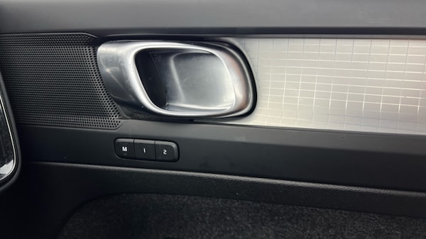 Used Volvo XC40 2023 for sale - 76168702: Photo 48