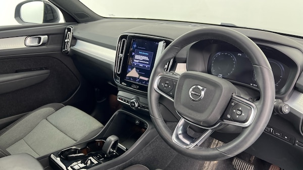 Used Volvo XC40 2023 for sale - 76168702: Photo 4