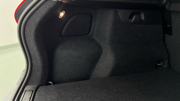 Used Volvo XC40 2023 for sale - 76168702: Photo 53