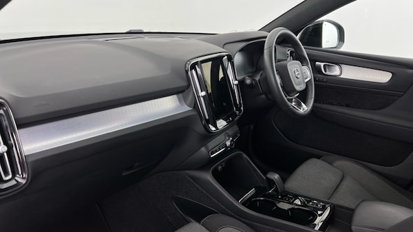 Used Volvo XC40 2023 for sale - 76168702: Photo 55