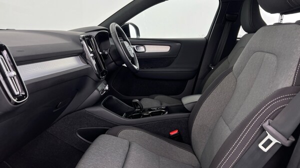Used Volvo XC40 2023 for sale - 76168702: Photo 56