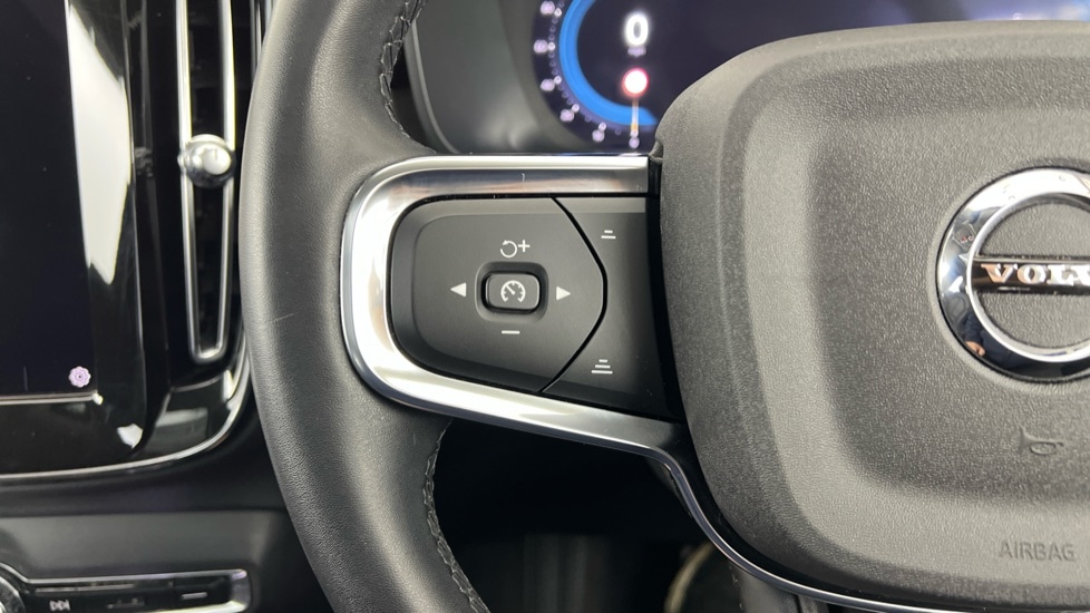 Used Volvo XC40 2022 for sale - 77018380: Photo 21