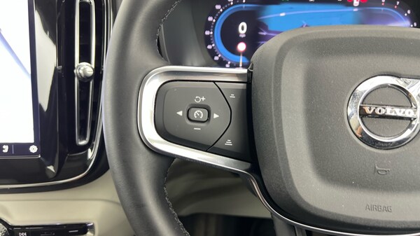 Used Volvo XC40 2024 for sale - 75776153: Photo 21