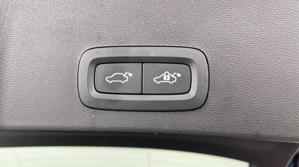 Used Volvo XC40 2024 for sale - 75776153: Photo 35