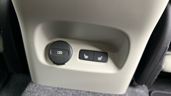 Used Volvo XC40 2024 for sale - 75776153: Photo 40