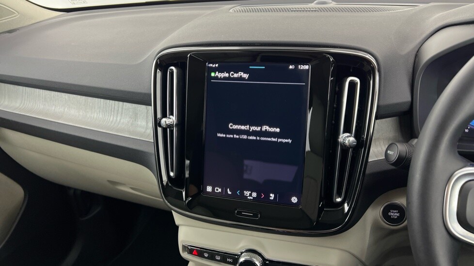 Used Volvo XC40 2024 for sale - 75776153: Photo 42