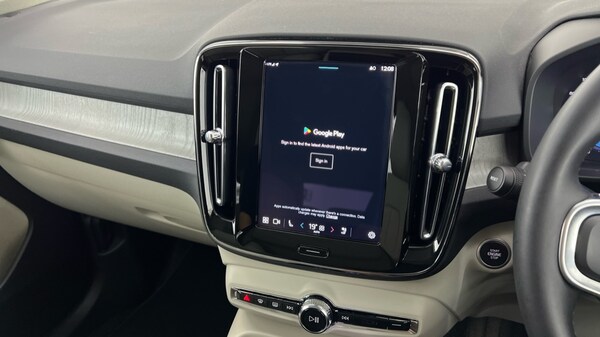 Used Volvo XC40 2024 for sale - 75776153: Photo 45