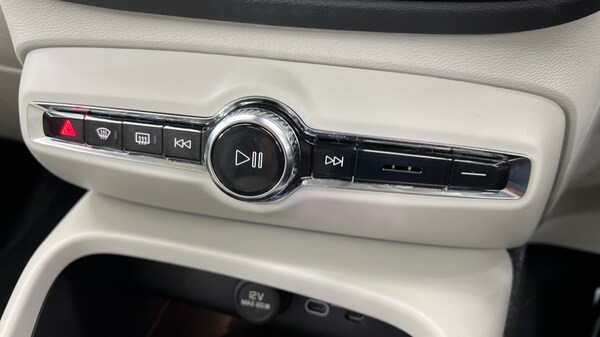 Used Volvo XC40 2024 for sale - 75776153: Photo 48