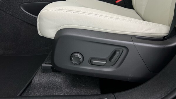 Used Volvo XC40 2024 for sale - 75776153: Photo 63
