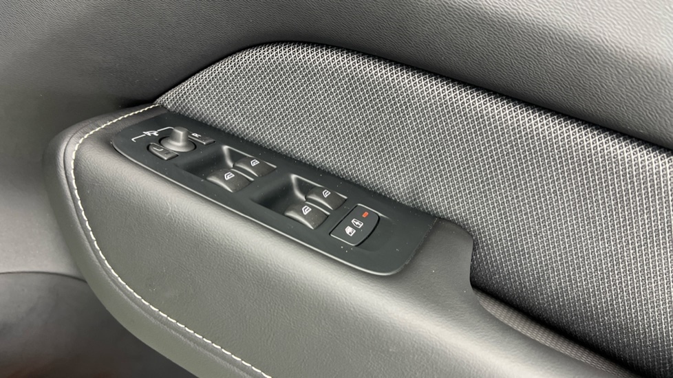 Used Volvo XC60 2025 for sale - 76487522: Photo 24