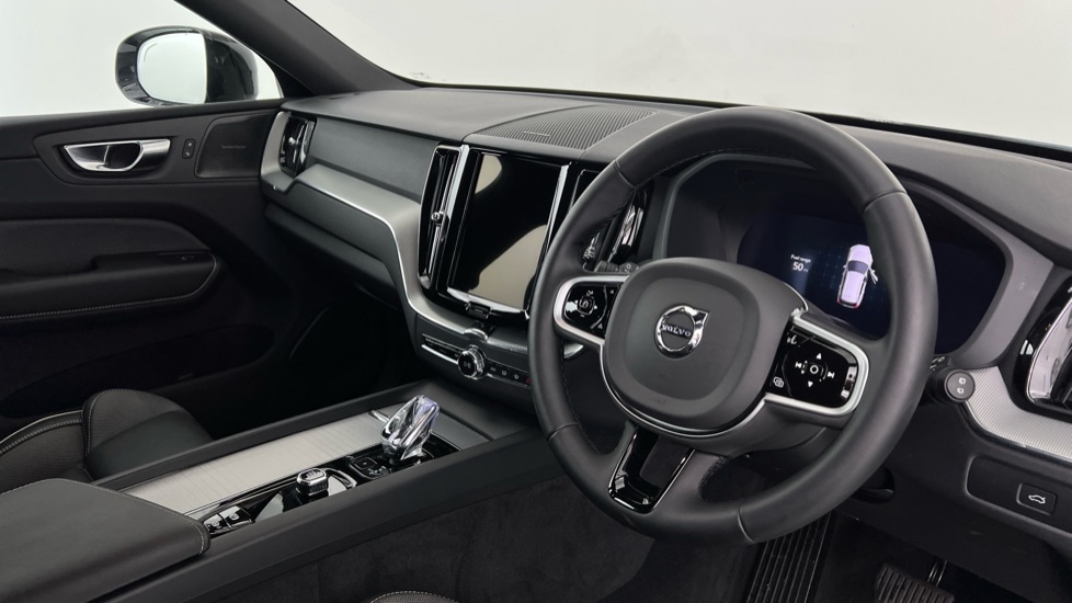 Used Volvo XC60 2025 for sale - 76487522: Photo 4