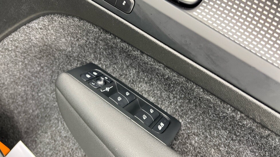 Used Volvo XC40 2025 for sale - 76507478: Photo 24