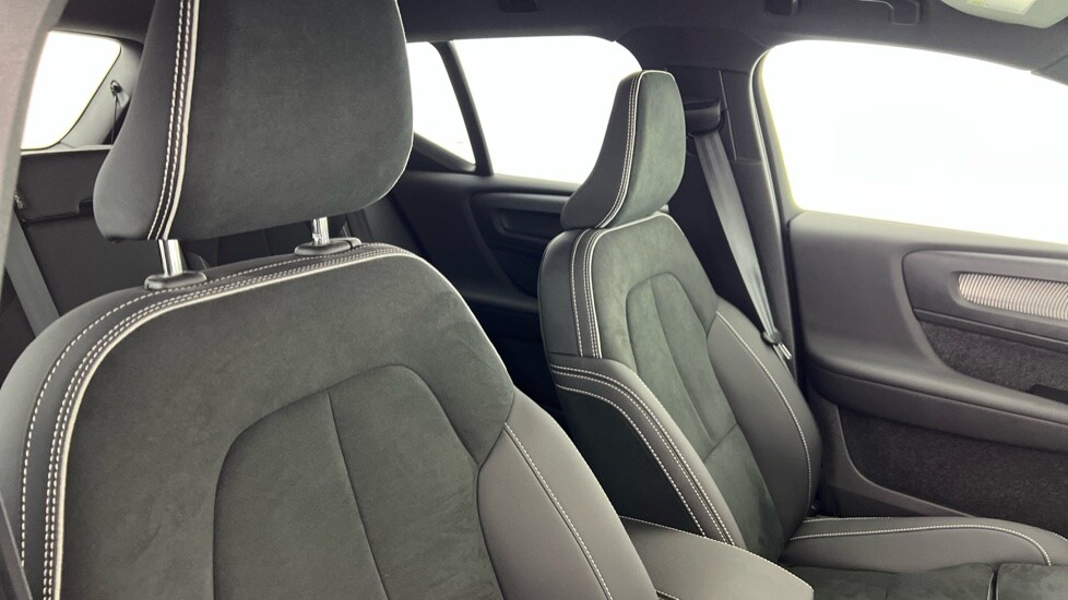 Used Volvo XC40 2025 for sale - 76507478: Photo 31