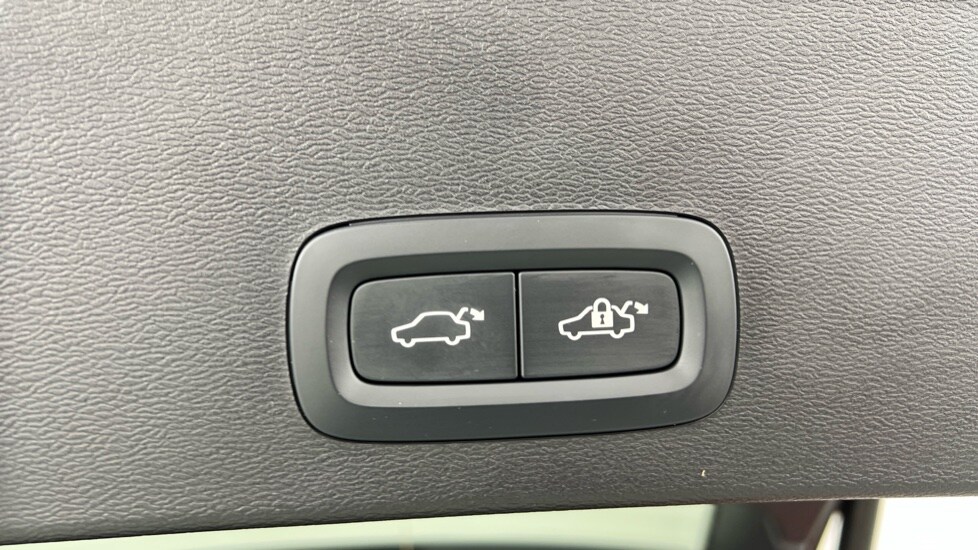 Used Volvo XC40 2025 for sale - 76507478: Photo 35