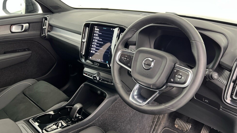 Used Volvo XC40 2025 for sale - 76507478: Photo 4