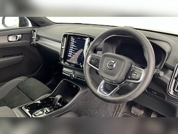 Used Volvo XC40 2025 for sale - 76507478: Photo