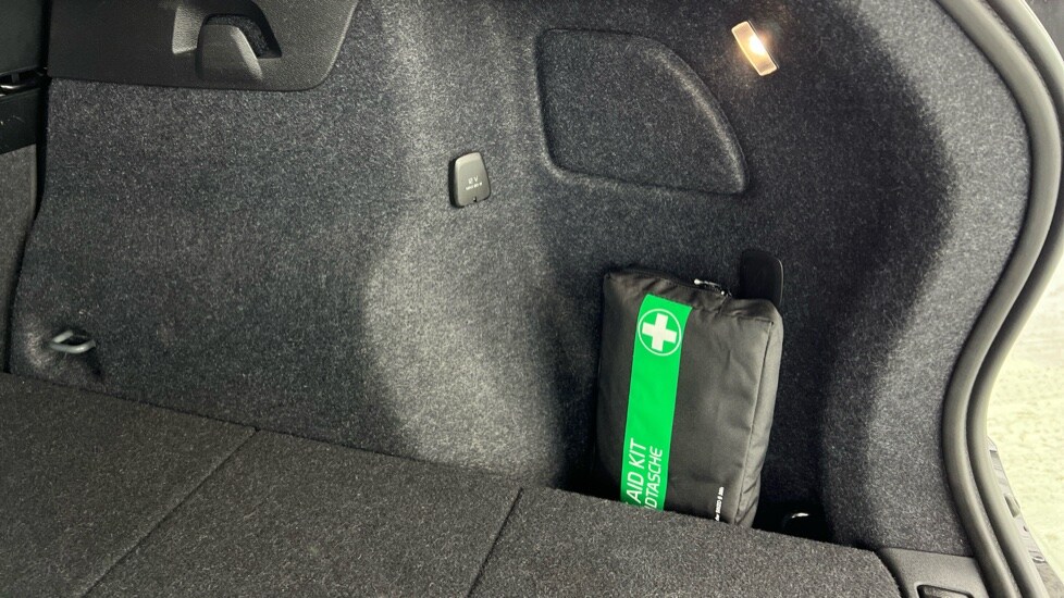 Used Volvo XC40 2025 for sale - 76507478: Photo 57