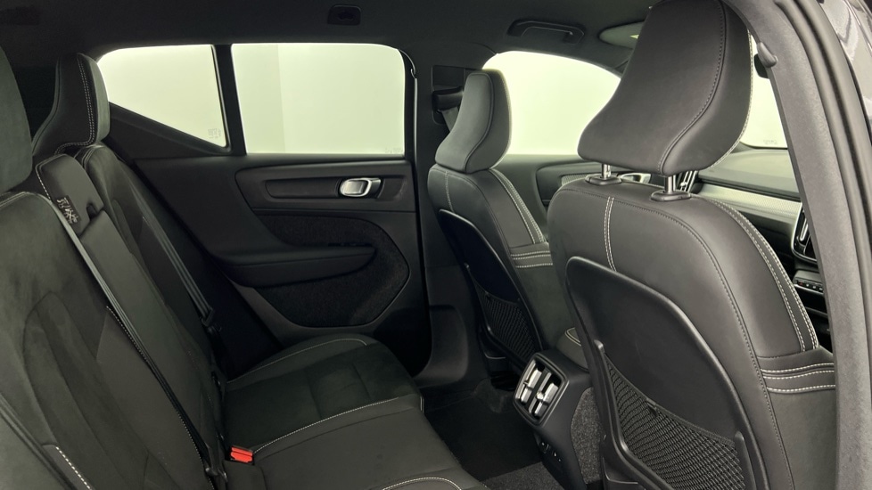 Used Volvo XC40 2025 for sale - 76507478: Photo 6