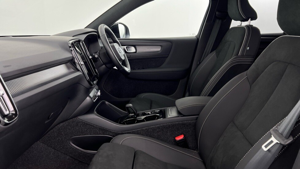 Used Volvo XC40 2025 for sale - 76507478: Photo 61