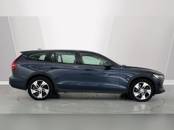 Used Volvo V60 2022 for sale - 78724509: Photo