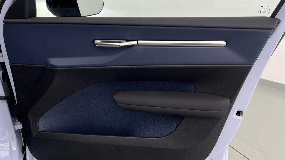 Used Volvo EX30 2025 for sale - 76018085: Photo 28