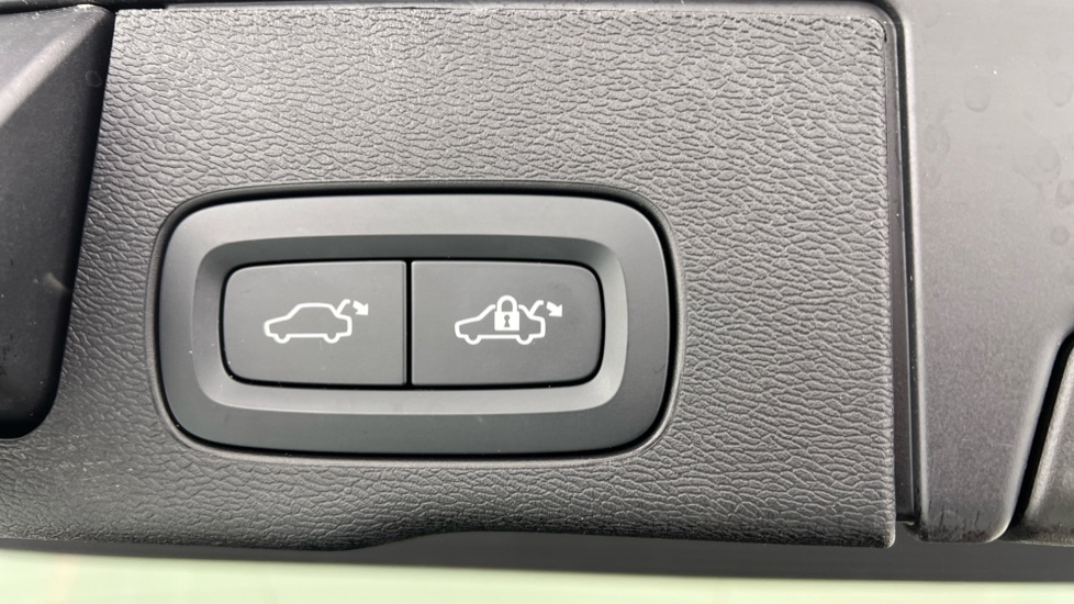 Used Volvo XC60 2022 for sale - 76116803: Photo 35