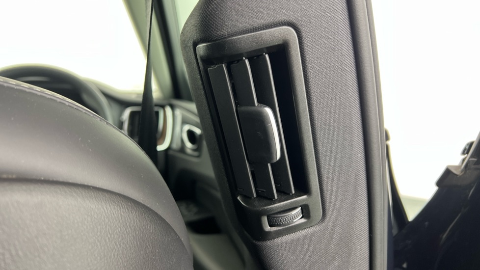 Used Volvo XC60 2022 for sale - 76116803: Photo 38