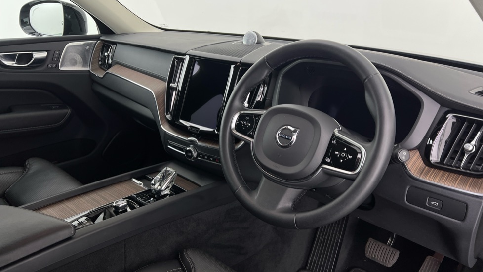 Used Volvo XC60 2022 for sale - 76116803: Photo 4