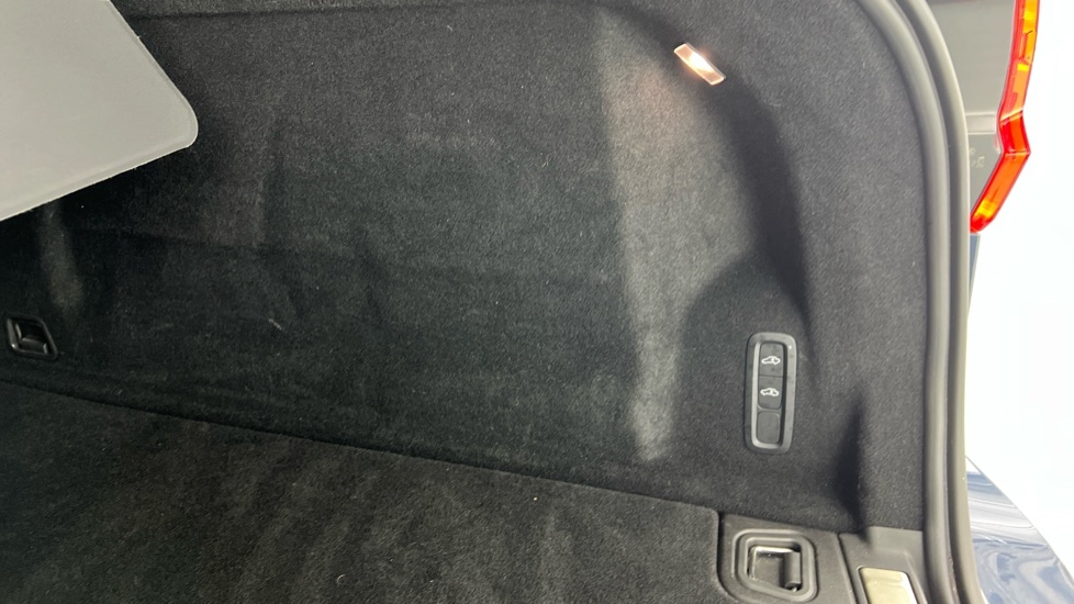 Used Volvo XC60 2022 for sale - 76116803: Photo 55