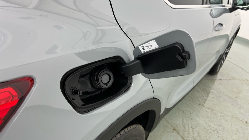 Used Volvo XC40 2024 for sale - 76921839: Photo 16