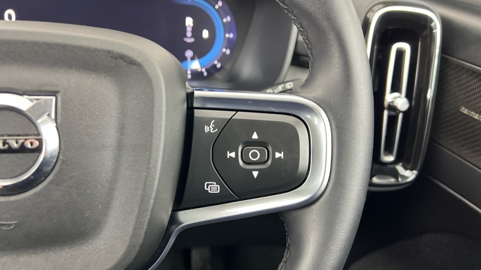 Used Volvo XC40 2024 for sale - 76921839: Photo 22