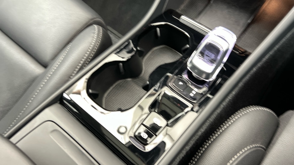 Used Volvo XC40 2024 for sale - 76921839: Photo 25