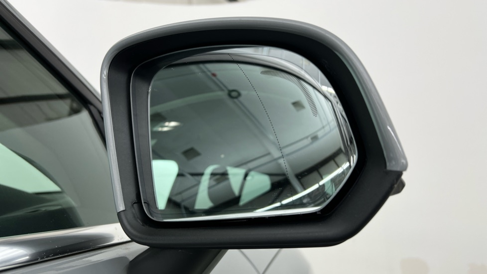 Used Volvo XC40 2024 for sale - 76921839: Photo 32