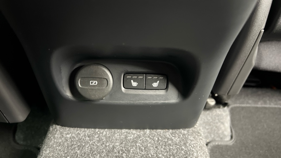 Used Volvo XC40 2024 for sale - 76921839: Photo 41