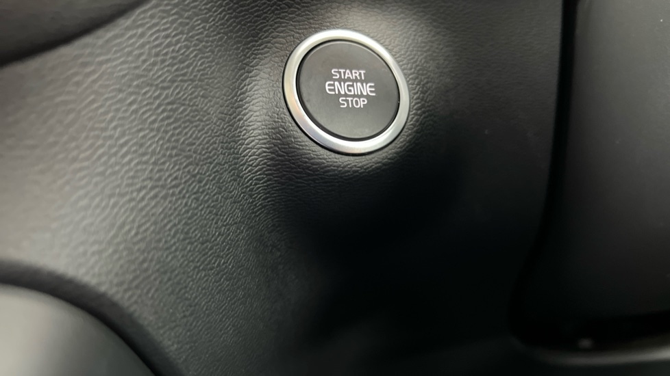 Used Volvo XC40 2024 for sale - 76921839: Photo 50