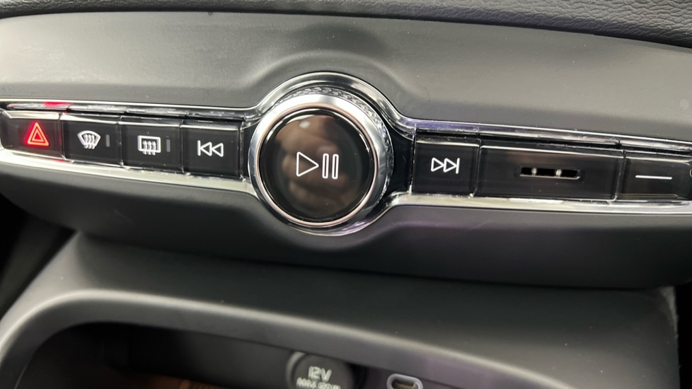 Used Volvo XC40 2024 for sale - 76921839: Photo 51