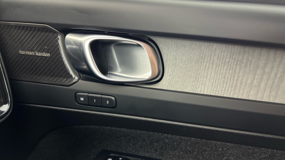 Used Volvo XC40 2024 for sale - 76921839: Photo 54