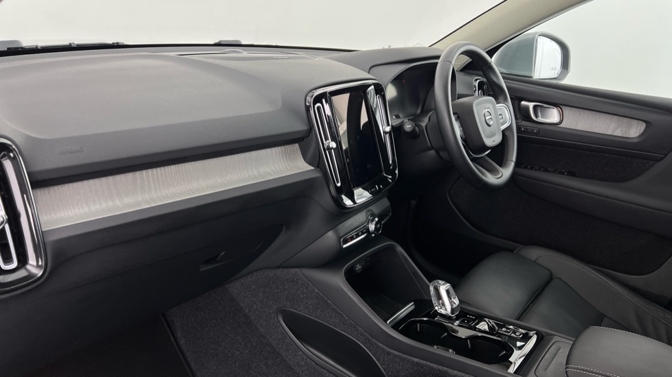 Used Volvo XC40 2024 for sale - 76921839: Photo 60