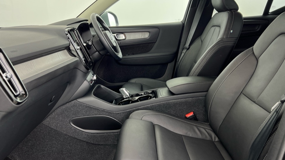 Used Volvo XC40 2024 for sale - 76921839: Photo 61