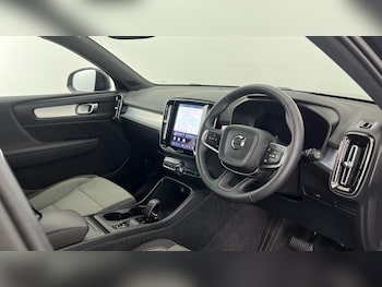 Used Volvo XC40 2025 for sale - 79001061: Photo