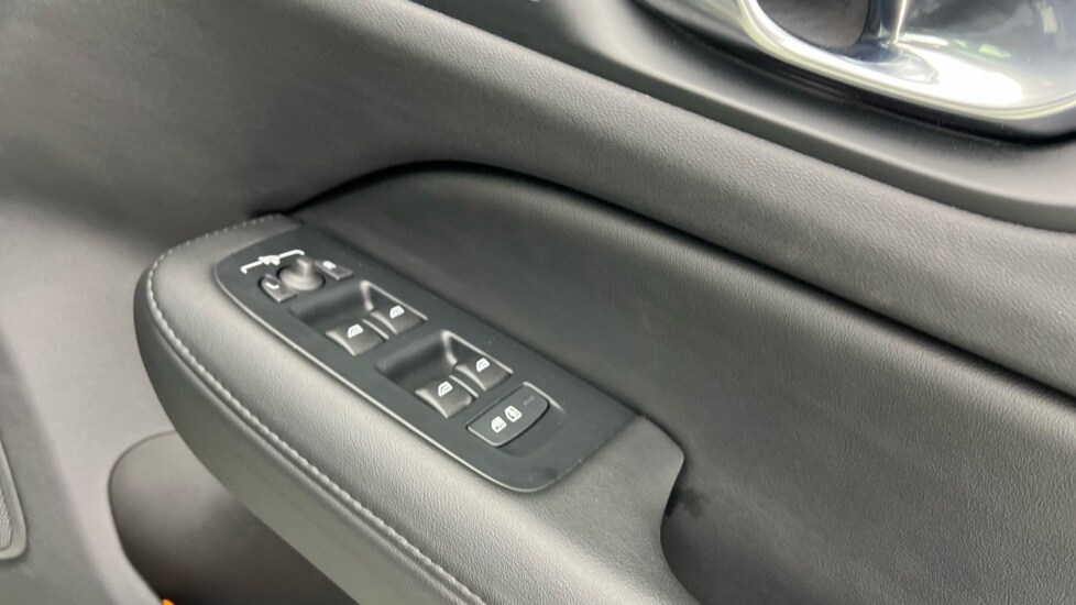 Used Volvo V60 2025 for sale - 77261631: Photo 24