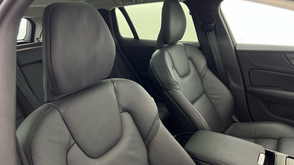 Used Volvo V60 2025 for sale - 77261631: Photo 38