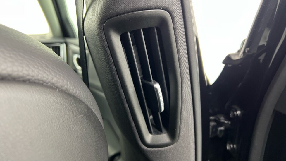 Used Volvo V60 2025 for sale - 77261631: Photo 39