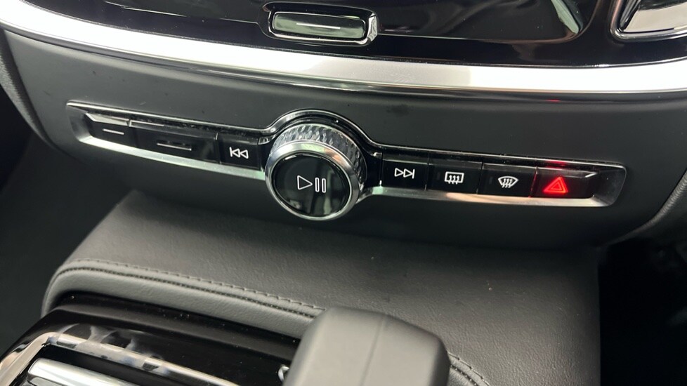 Used Volvo V60 2025 for sale - 77261631: Photo 51