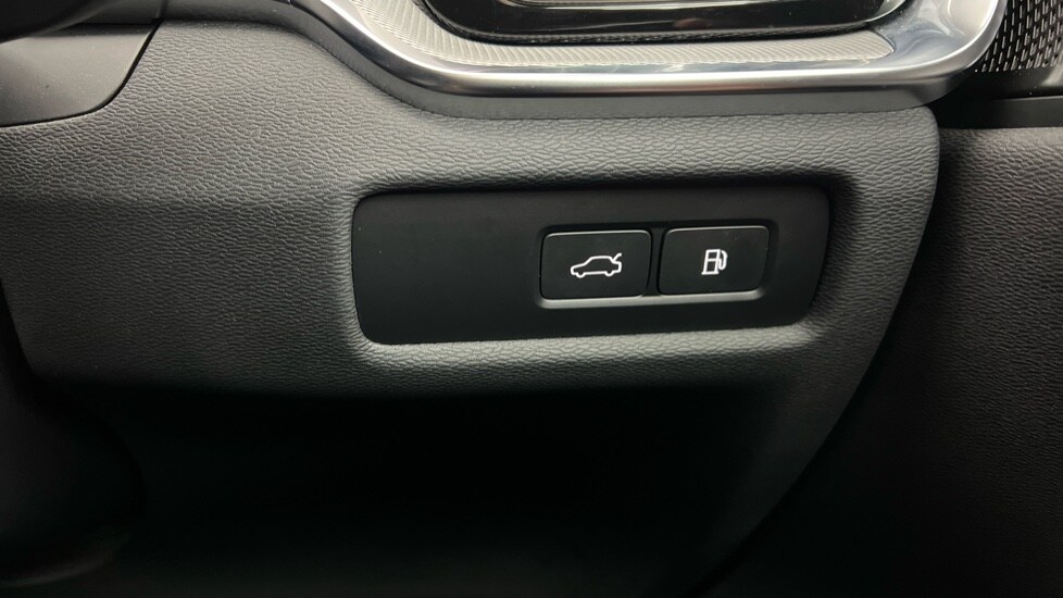 Used Volvo V60 2025 for sale - 77261631: Photo 53