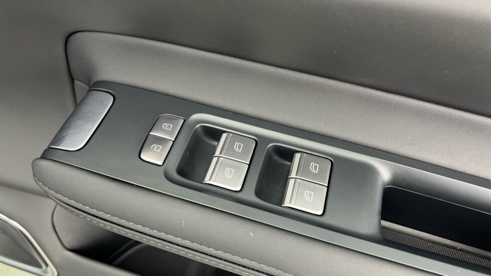 Used Polestar Polestar 4 2025 for sale - 76661030: Photo 39